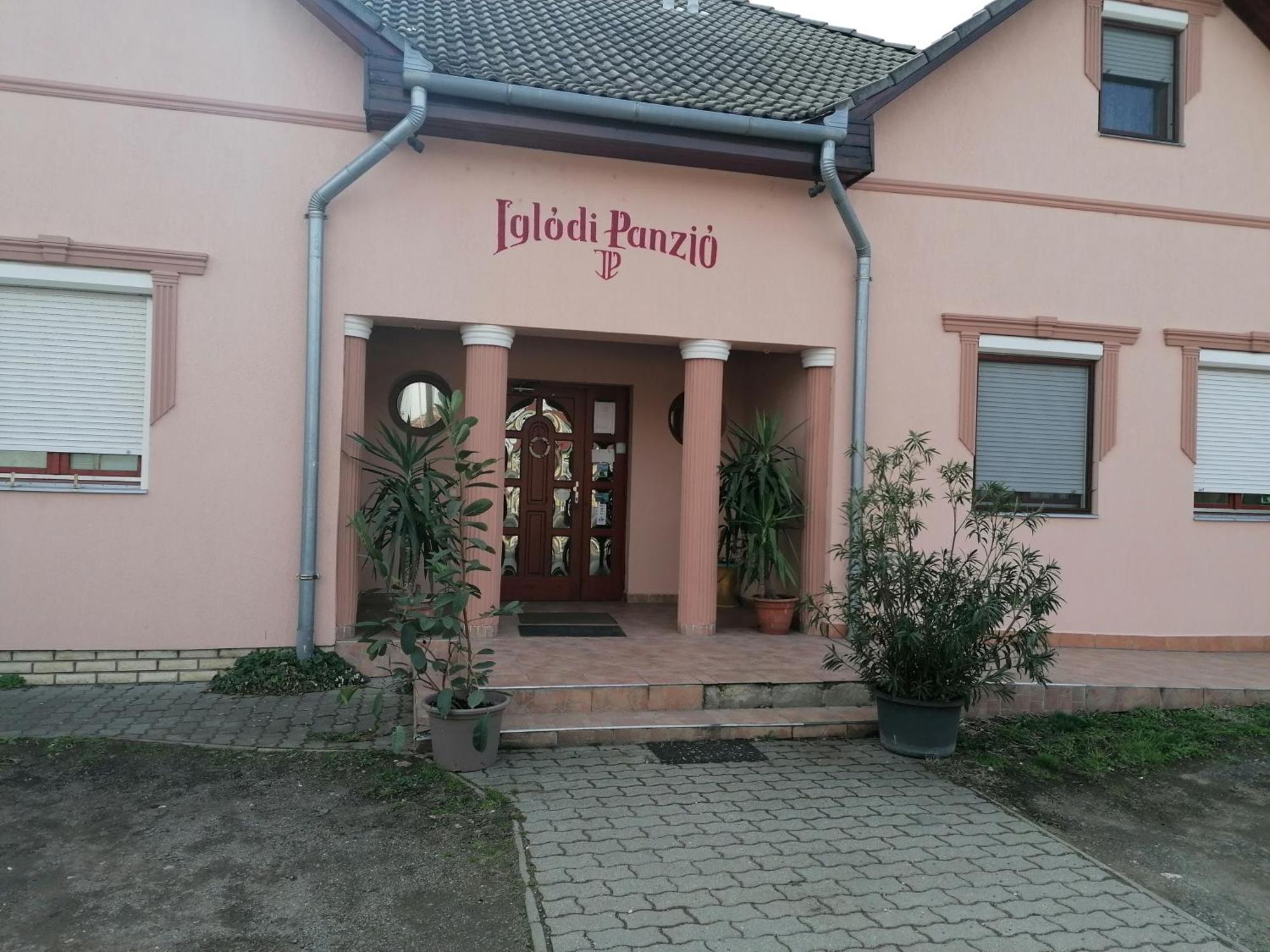Hotel Iglodi Panzio Kunszentmárton Exterior foto